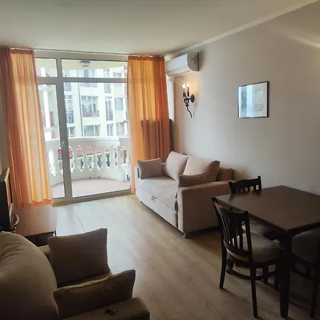 Umi Aparthotel 3*