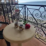 Aparthotel Umi 3*