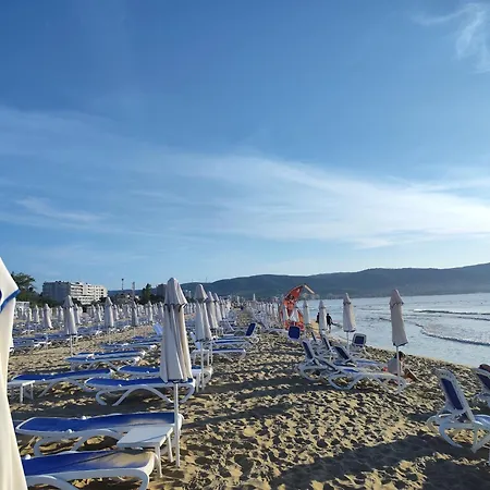 Umi Aparthotel 3*