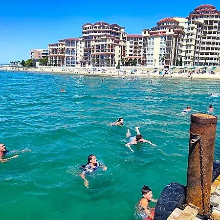 Umi Aparthotel